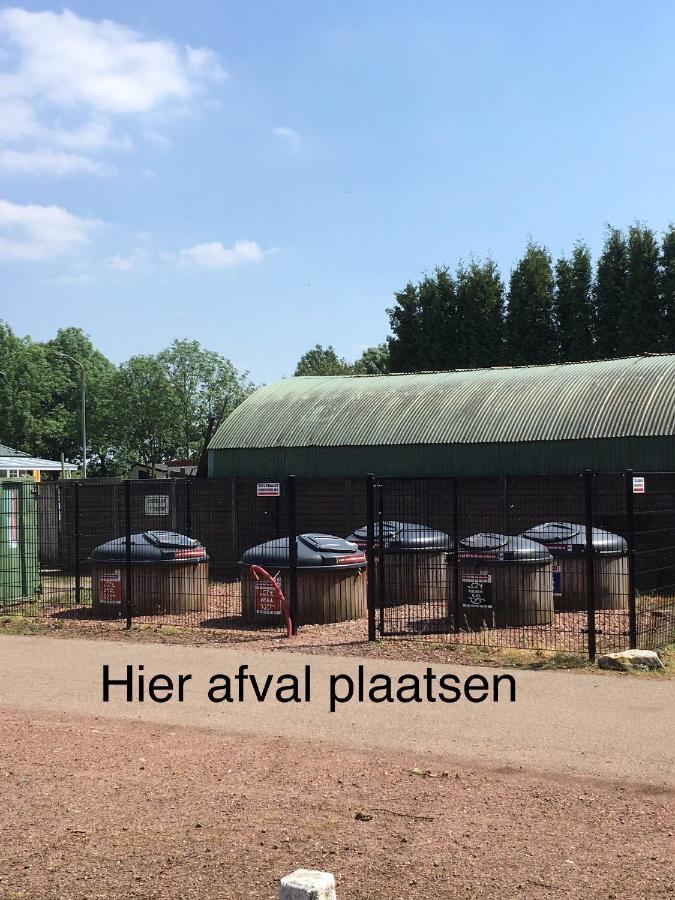 Ruime Chalet Midden In De Natuur In Lith Exteriér fotografie